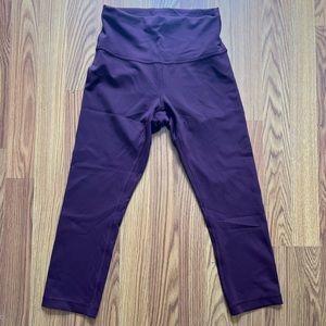 Lululemon maroon crop leggings, size 6. Worn twice.